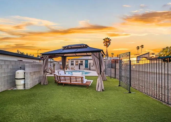 Сasa de vacaciones 5 Bd 1940's Oasis - Pool - Lounge - Games